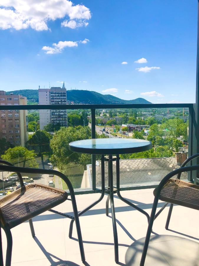 Sweet Home Apartman , 30Sqm Studio, Free Private Parking, Mountain View, Balcony, 20 Min From Downtown Budapest Exterior foto