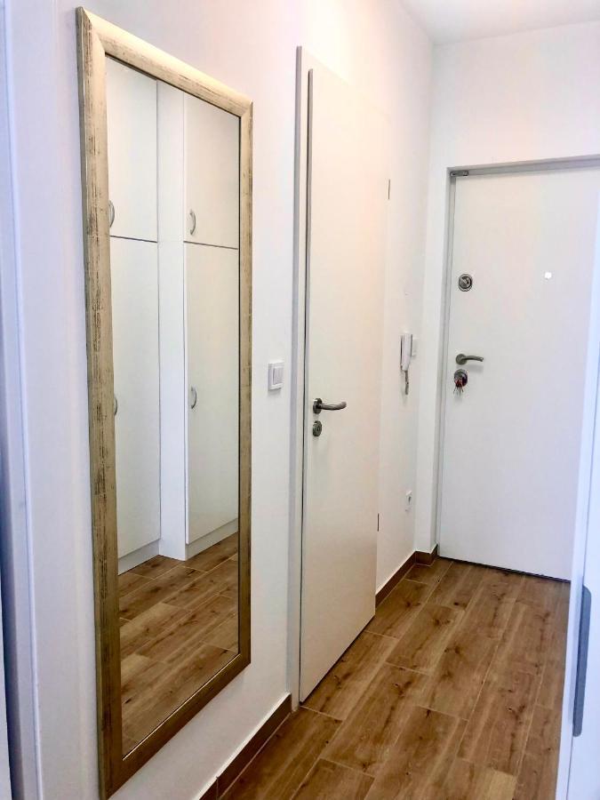Sweet Home Apartman , 30Sqm Studio, Free Private Parking, Mountain View, Balcony, 20 Min From Downtown Budapest Exterior foto