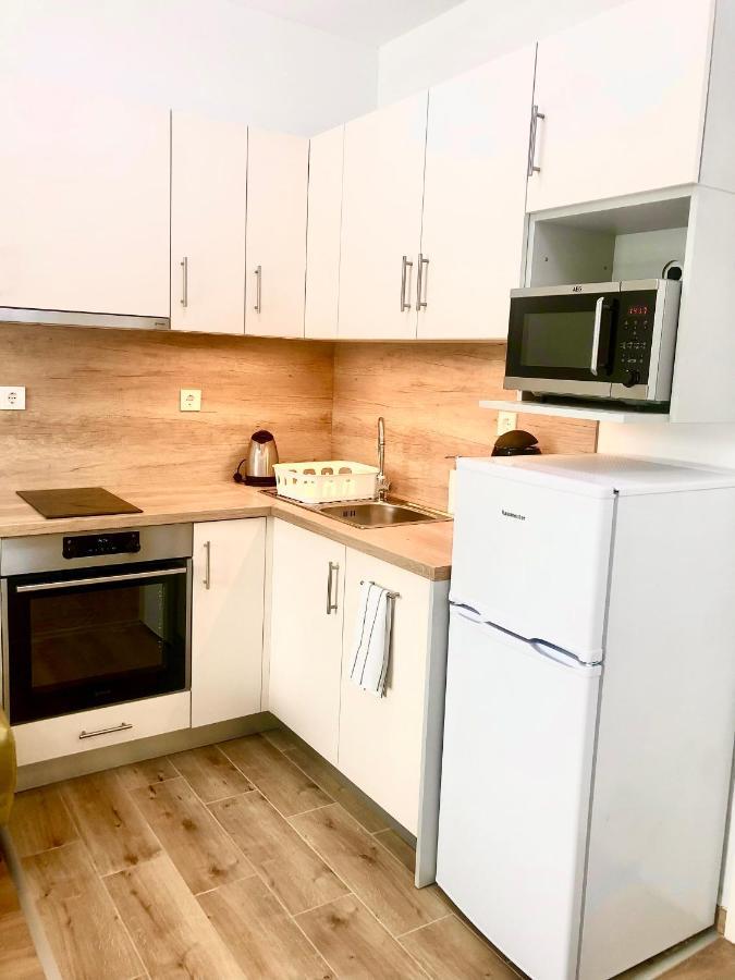 Sweet Home Apartman , 30Sqm Studio, Free Private Parking, Mountain View, Balcony, 20 Min From Downtown Budapest Exterior foto