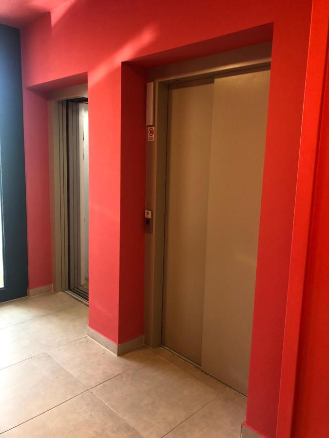 Sweet Home Apartman , 30Sqm Studio, Free Private Parking, Mountain View, Balcony, 20 Min From Downtown Budapest Exterior foto