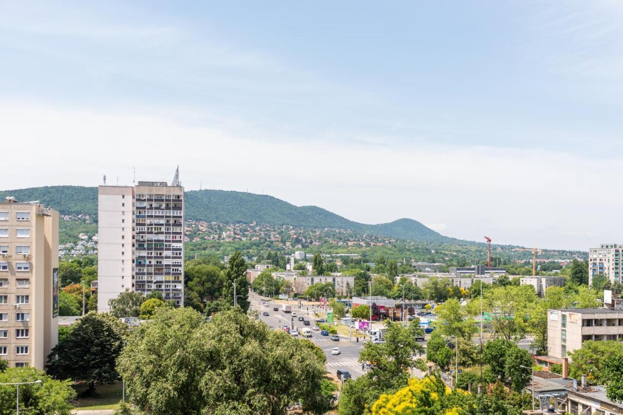Sweet Home Apartman , 30Sqm Studio, Free Private Parking, Mountain View, Balcony, 20 Min From Downtown Budapest Exterior foto
