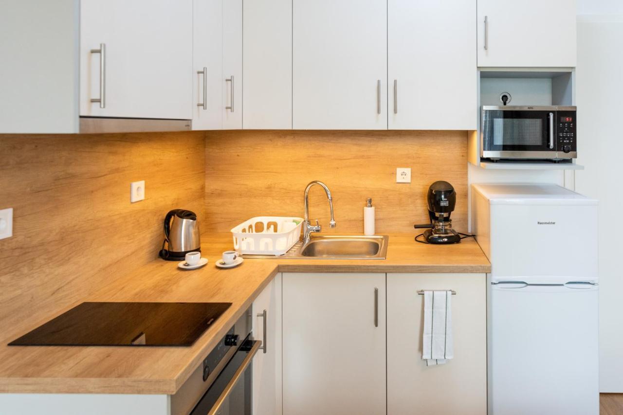 Sweet Home Apartman , 30Sqm Studio, Free Private Parking, Mountain View, Balcony, 20 Min From Downtown Budapest Exterior foto