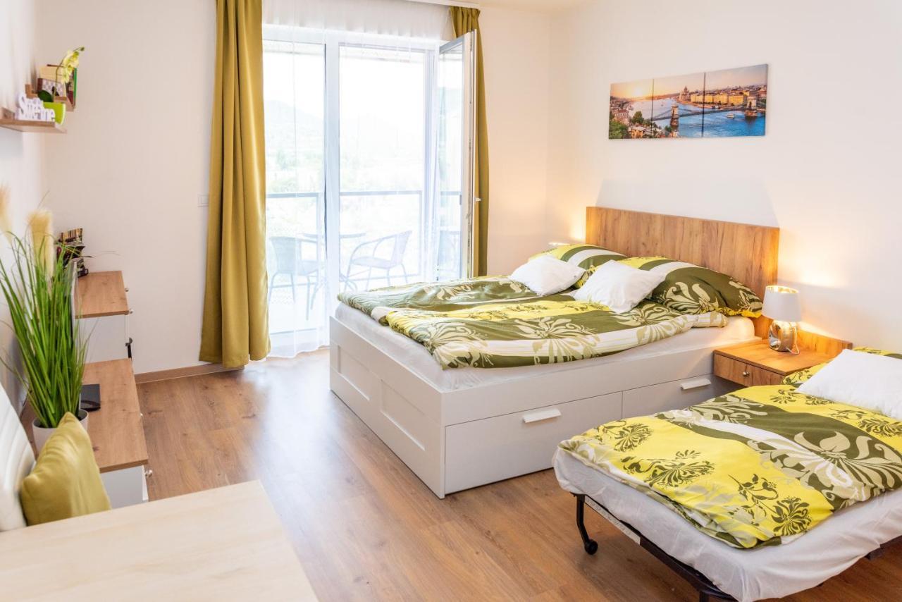 Sweet Home Apartman , 30Sqm Studio, Free Private Parking, Mountain View, Balcony, 20 Min From Downtown Budapest Exterior foto