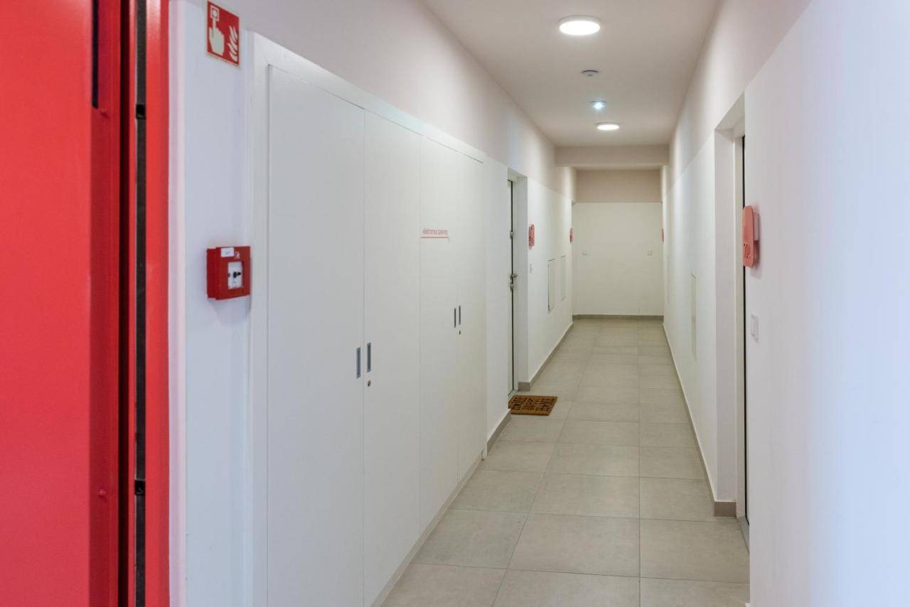 Sweet Home Apartman , 30Sqm Studio, Free Private Parking, Mountain View, Balcony, 20 Min From Downtown Budapest Exterior foto