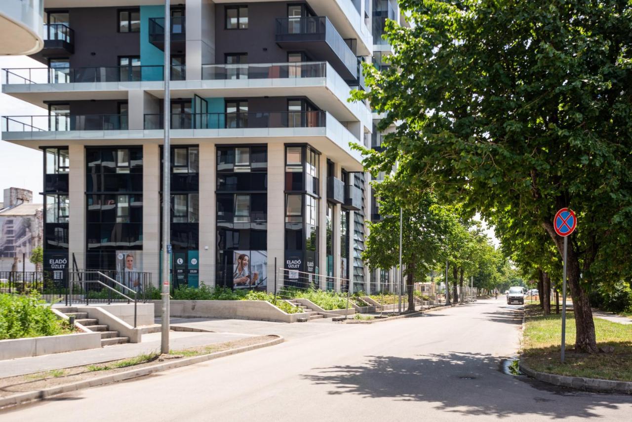 Sweet Home Apartman , 30Sqm Studio, Free Private Parking, Mountain View, Balcony, 20 Min From Downtown Budapest Exterior foto