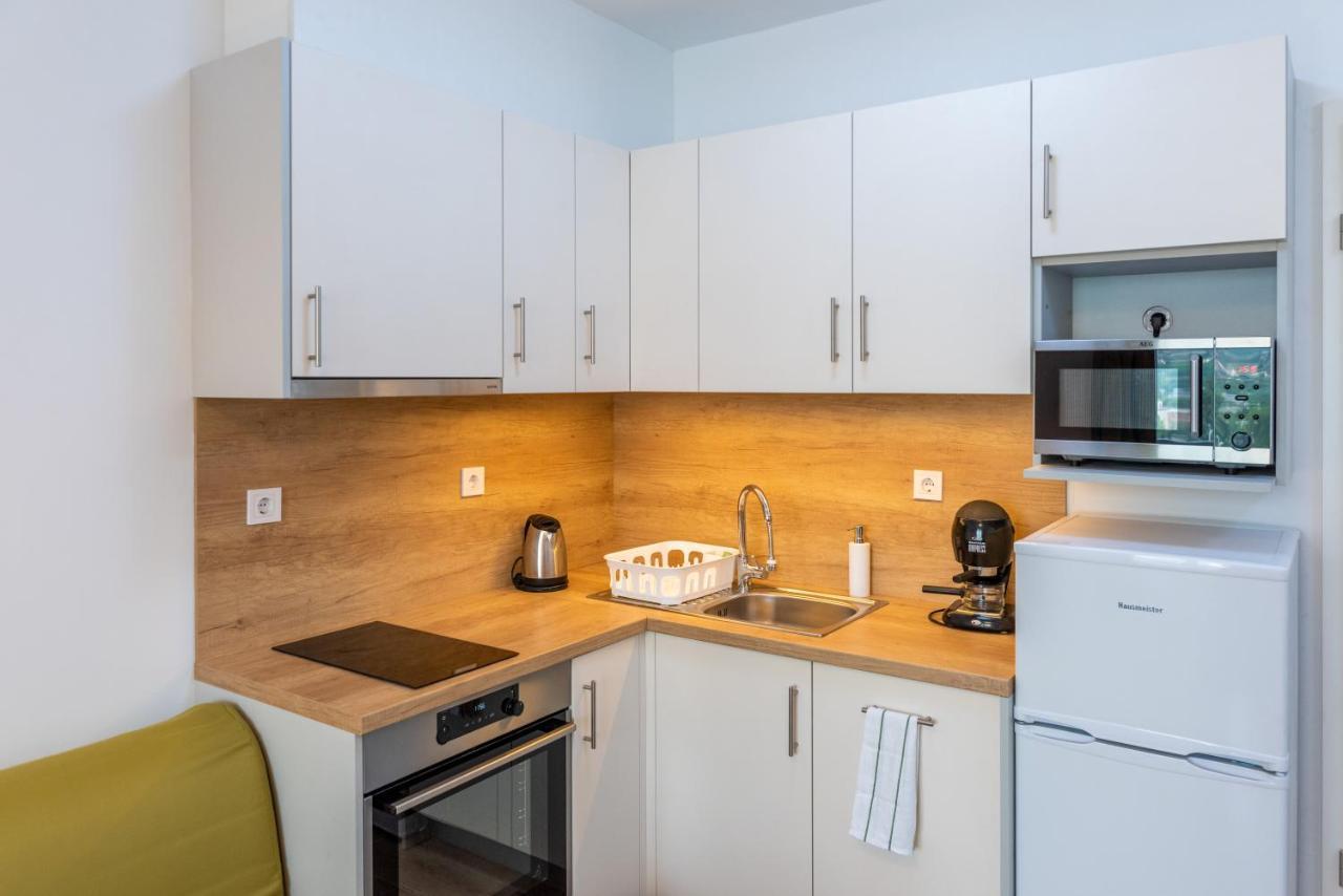Sweet Home Apartman , 30Sqm Studio, Free Private Parking, Mountain View, Balcony, 20 Min From Downtown Budapest Exterior foto