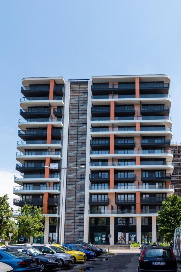 Sweet Home Apartman , 30Sqm Studio, Free Private Parking, Mountain View, Balcony, 20 Min From Downtown Budapest Exterior foto