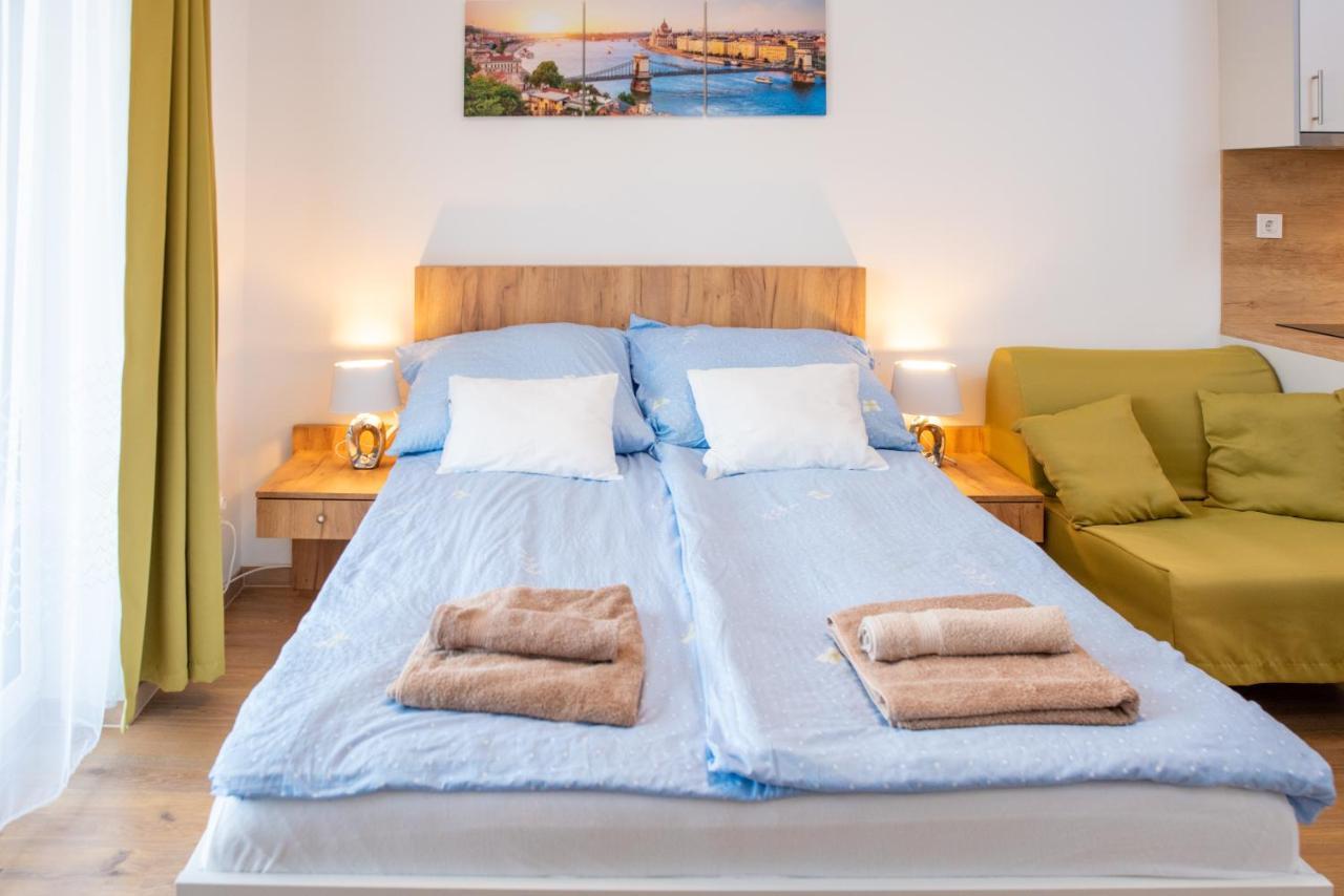 Sweet Home Apartman , 30Sqm Studio, Free Private Parking, Mountain View, Balcony, 20 Min From Downtown Budapest Exterior foto