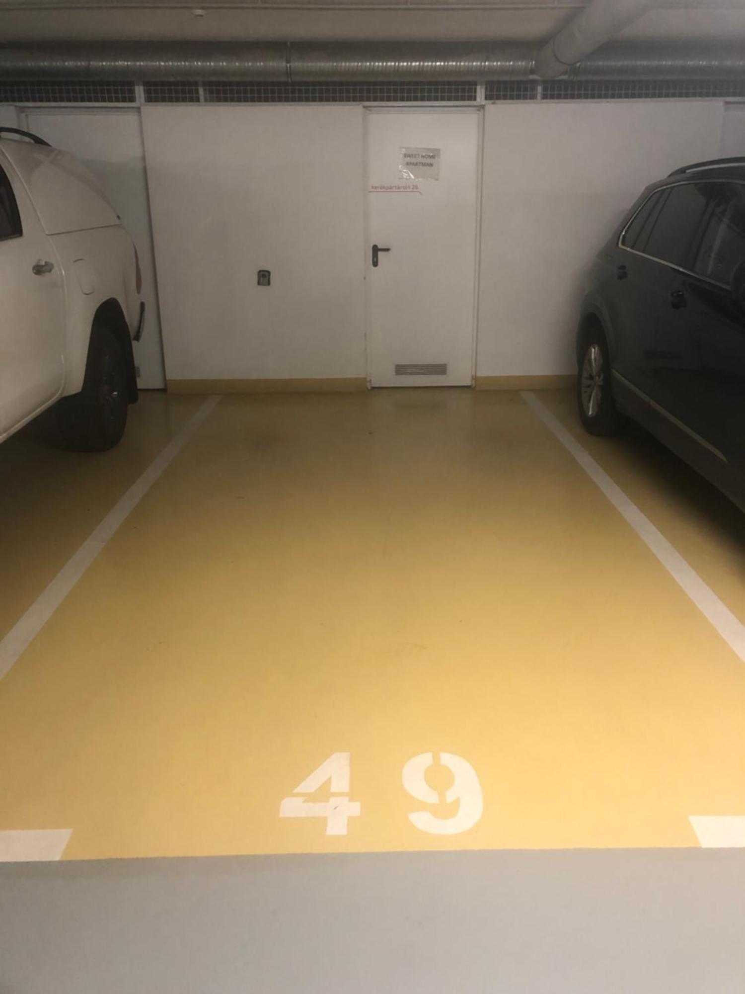 Sweet Home Apartman , 30Sqm Studio, Free Private Parking, Mountain View, Balcony, 20 Min From Downtown Budapest Exterior foto